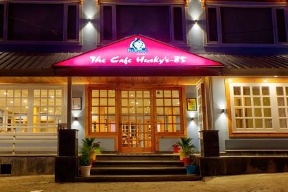 The Husky Lodge and Cafe Manali